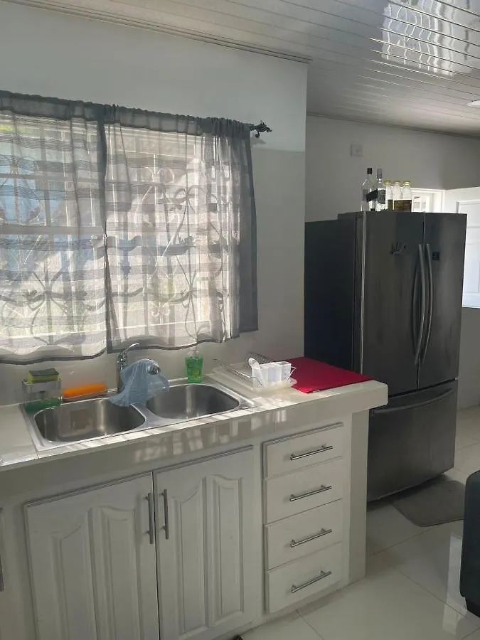 ‘MT. MORIAH’ cozy 2beds 1bath apartment San Fernando Trynidad i Tobago